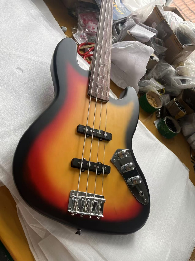 Bass Guitar Fretless - توصيل مجاني لجهير كهربائي ذو 4